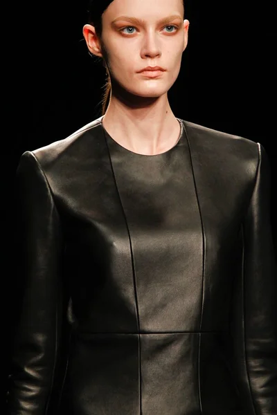 Look 15